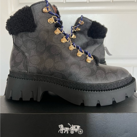 NWT Coach Janel Boats - Picture 6 of 15